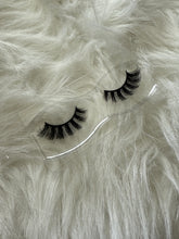 Load image into Gallery viewer, Queen
